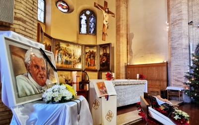Tod Benedikt XVI.-02