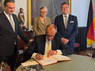Bundeskanzler Merz zu Besuch am Campo Santo Teutonico